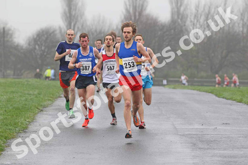 253 Senior Mens Heaton Harriers Memorial Road Race.